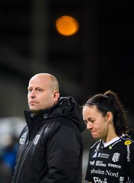 Piteås tränare Stellan Carlsson och June Pedersen deppar