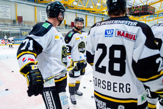 Mats Larsen Mostue of Stavanger Oilers