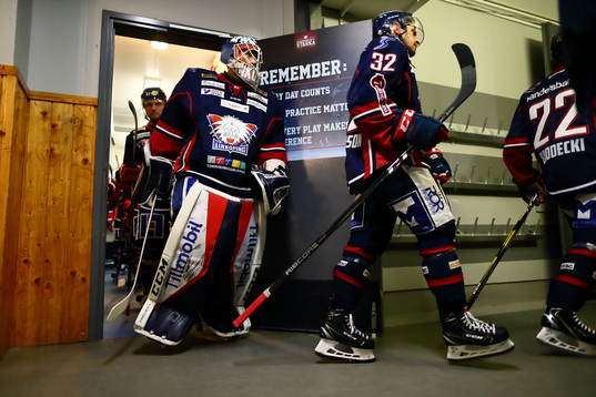 Linköpings målvakt Jacob Johansson och Lukas Bengtsson