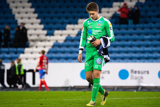 Helsingborgs målvakt Kalle Joelsson deppar