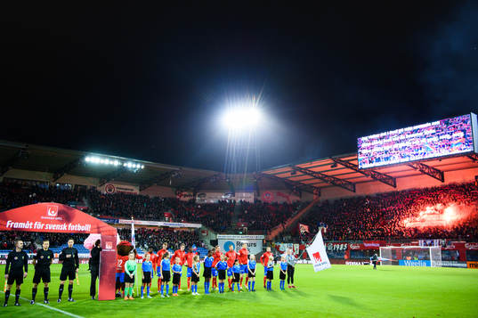Helsingborgs supportar med bengaler