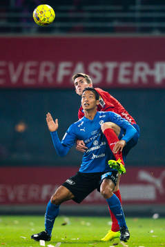 Halmstads Kosuke Kinoshita och Helsingborgs Adam Eriksson