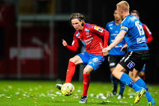 Helsingborgs Max Svensson och Halmstads Peter Larsson