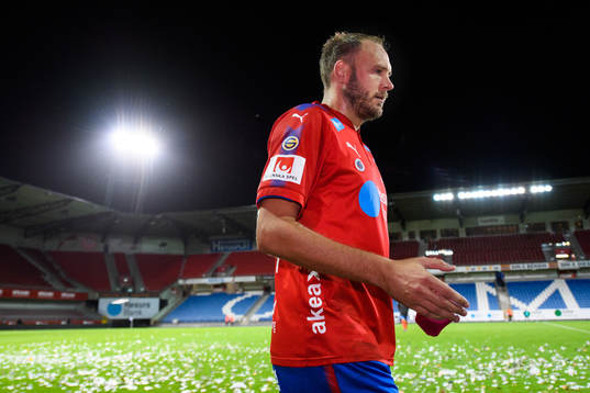 Helsingborgs Andreas Granqvist deppar när han lämnar