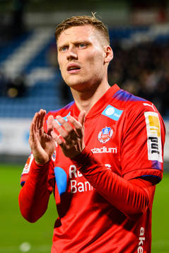 Helsingborgs Andri Runar Bjarnason tackar publiken