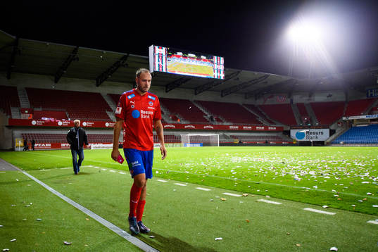 Helsingborgs Andreas Granqvist deppar när han lämnar