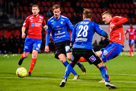 Helsingborgs Andri Runar Bjarnason gör 1-1 fotbollsmatchen