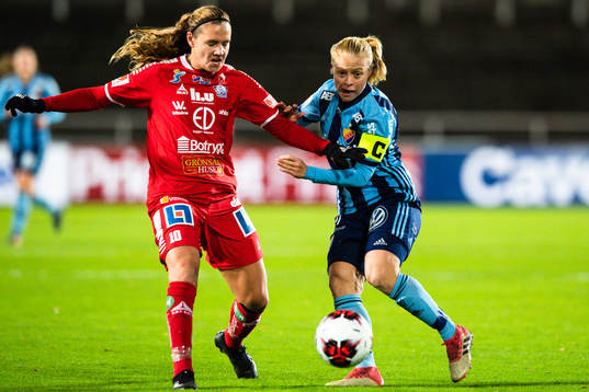 Linköpings Emma Lennartsson och Djurgårdens Mia Jalkerud