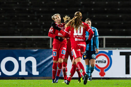 Linköpings Lina Hurtig jublar
