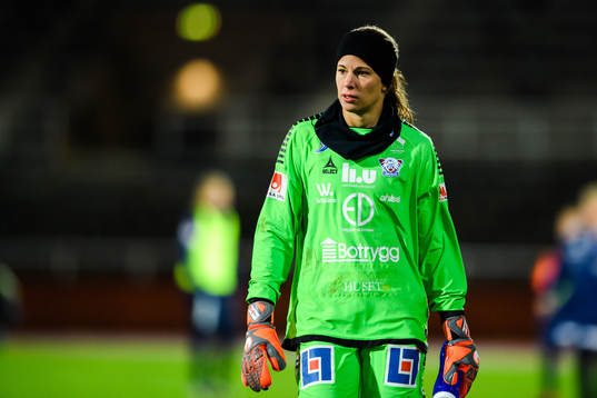 Linköpings målvakt Stephanie Labbé deppar