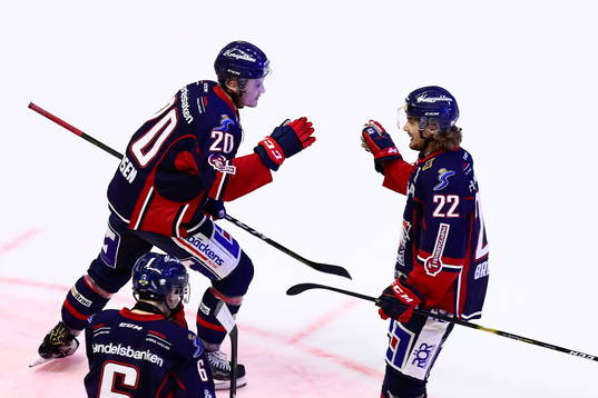Linköpings Nick Sörensen och Adam Brodecki jublar
