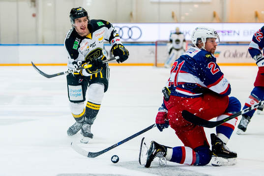 Philip Anthony Lane of Stavanger Oilers and Morten Ask of