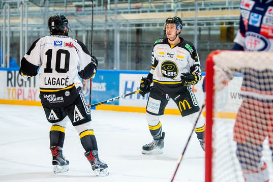 Philip Anthony Lane of Stavanger Oilers celebrates with