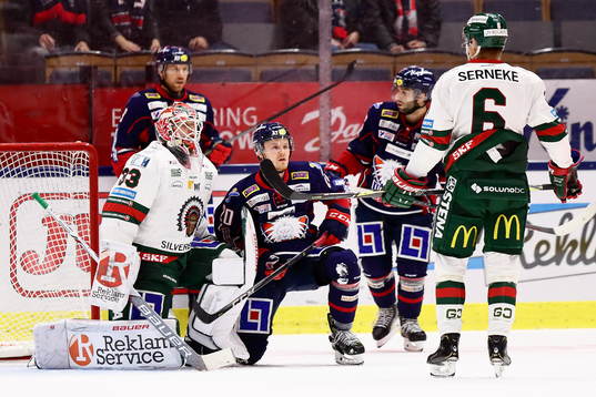 Frölundas målvakt Johan Mattsson och Linköpings Nick