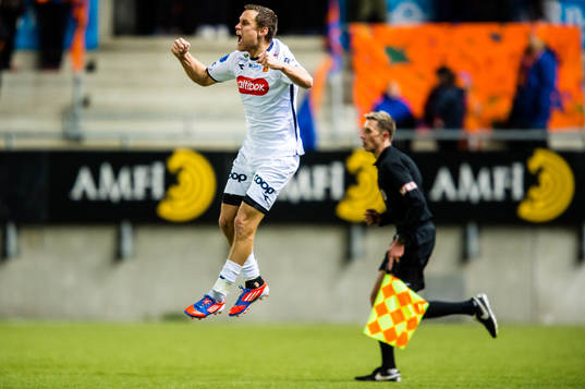 Tommy Høiland of Viking celebrates