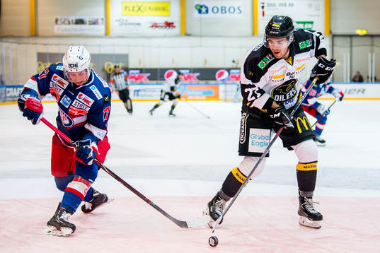 Stefan Espeland of Vålerenga and Henrik Medhus of