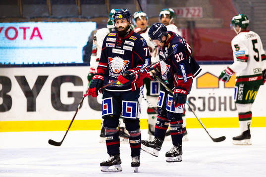 Linköpings Daniel Olsson-Trkulja och Lukas Bengtsson deppar