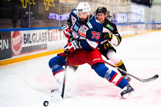 Villiam Strøm of Vålerenga and Lars Christian Rødne of