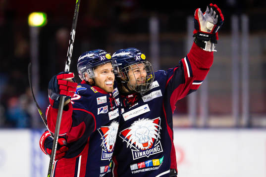 Linköpings Lukas Bengtsson och Andrew Gordon jublar