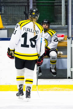 Brynäs Andrine Furulund och Andrea Cordoba i