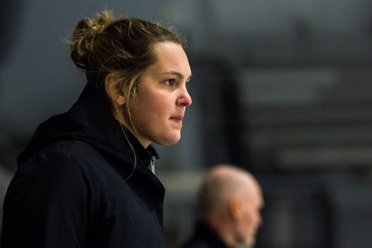 Brynäs assisterande tränare Jennifer Wakefield