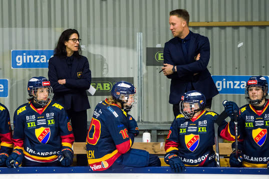 Djurgårdens tränare Alana Blahoski och assisterande