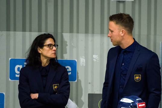 Djurgårdens tränare Alana Blahoski och assisterande