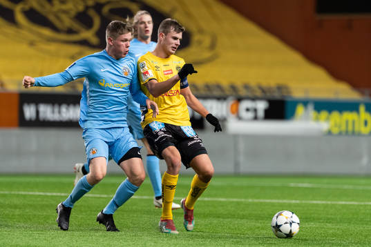 Elfsborgs Filip Schyberg och KR Reykjaviks Samúel Már