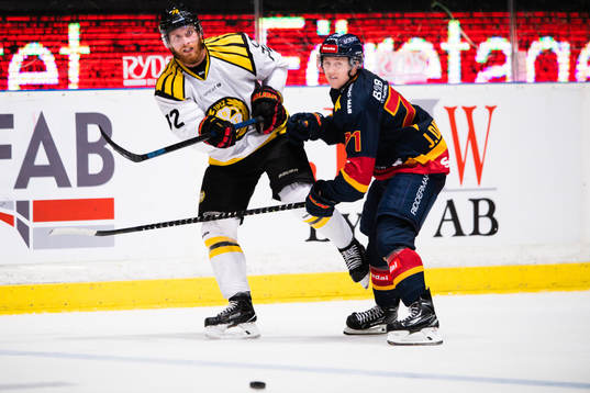 Brynäs Joachim Rohdin och Djurgårdens Jonathan Davidsson