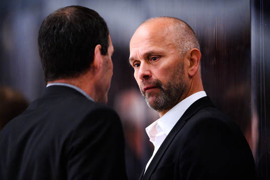 Brynäs assisterande tränare Jan Larsson och tränare