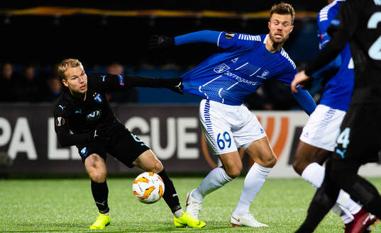 Oscar Lewicki of Malmö FF and Patrick Mortensen of