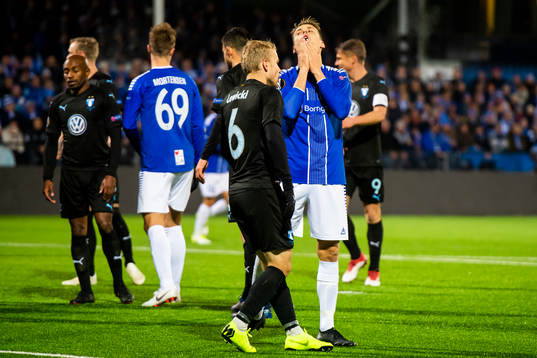 Kristoffer Zachariassen of Sarpsborg 08 looks dejected