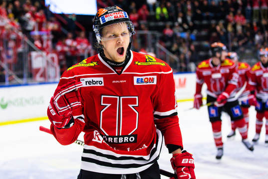 Örebros Rodrigo Abols jublar