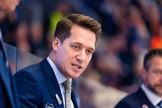 Växjös tränare Sam Hallam