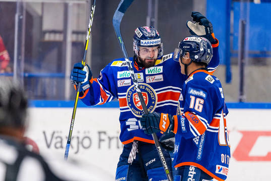 Växjös Roman Horak och Austin Ortega jublar