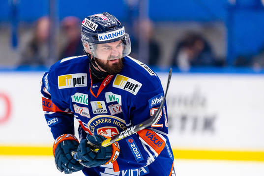 Växjös Roman Horak grinar illa