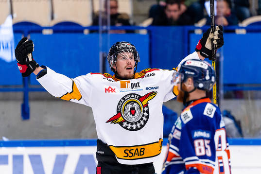 Luleås Emil Larsson jublar
