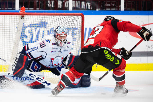 Malmö Redhawks Nichlas Hardt gör 1-1 på Linköpings