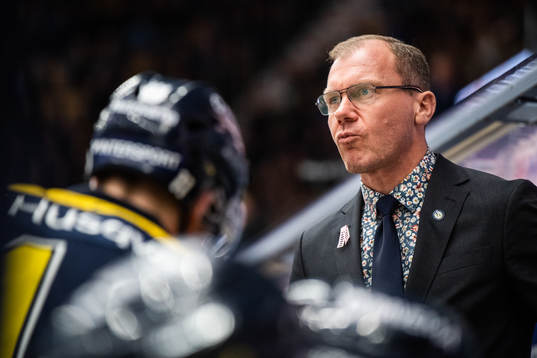 s tränare Johan Lindbom