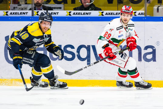 s Joakim Andersson och Moras Ryan Johnston
