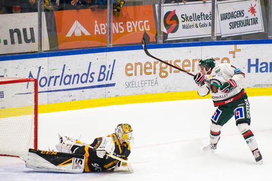 Skellefteås målvakt Gustaf Lindvall