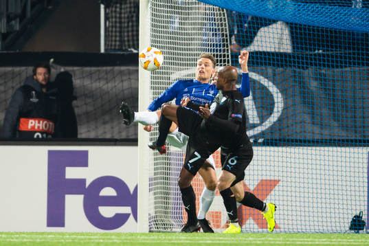 Kristoffer Zachariassen of Sarpsborg 08 with a chance to