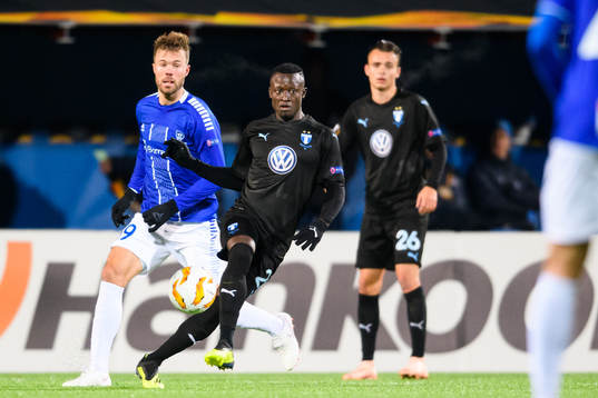 Bonke Innocent of Malmö FF and Patrick Mortensen of