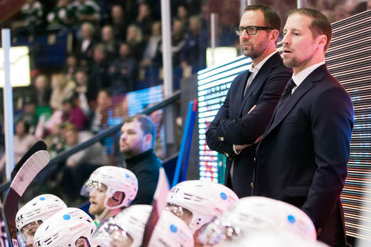 Rögles tränare Cam Abbott och assisterande tränare Roger