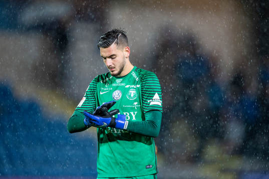 Trelleborgs målvakt Marko Johansson deppar