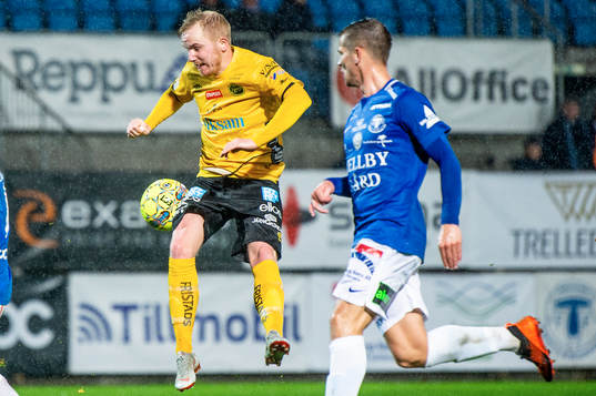 Elfsborgs Simon Lundevall mot Trelleborgs Felix Hörberg