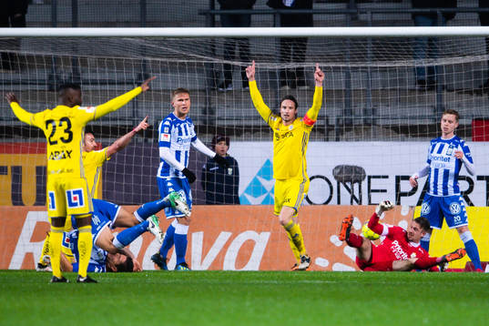 Sundsvalls Linus Hallenius jublar