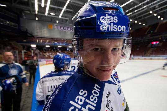 Leksands Lucas Nordsäter vid värmning innan