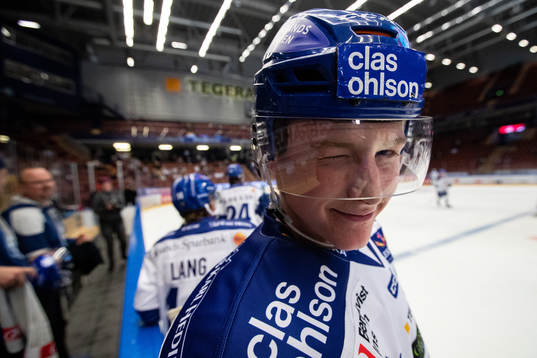 Leksands Lucas Nordsäter vid värmning innan