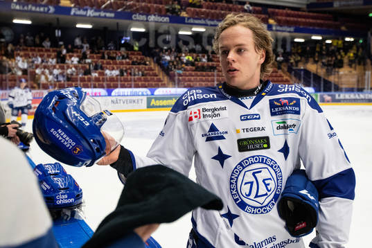 Leksands Filip Johansson vid värmningen innan